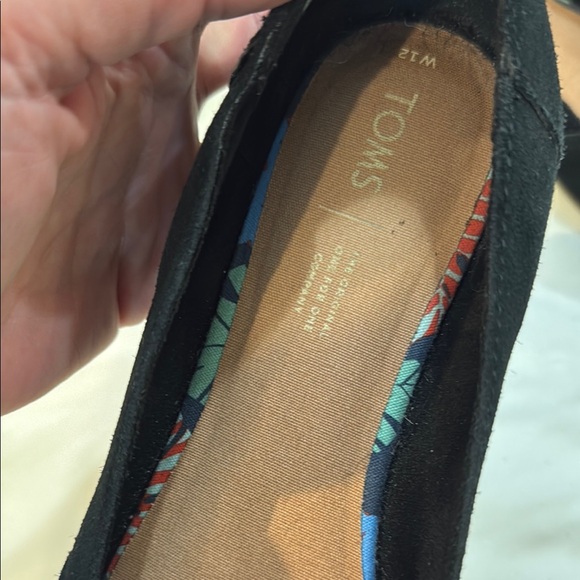 Toms Black Flats Sleek Suede Loafers women’s size 12 - Picture 2 of 4